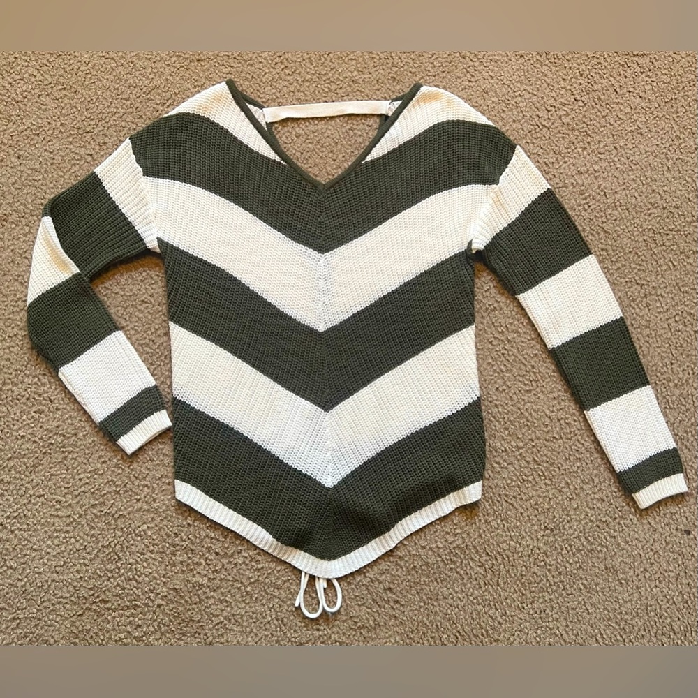 Derek Heart Plus V Neck Sweater, Deep V And Drawstring Detail On Back, Size 1X